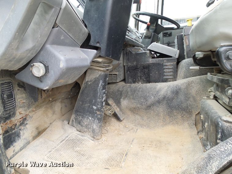 image for item DG5690 2000 Freightliner FC70  street sweeper truck