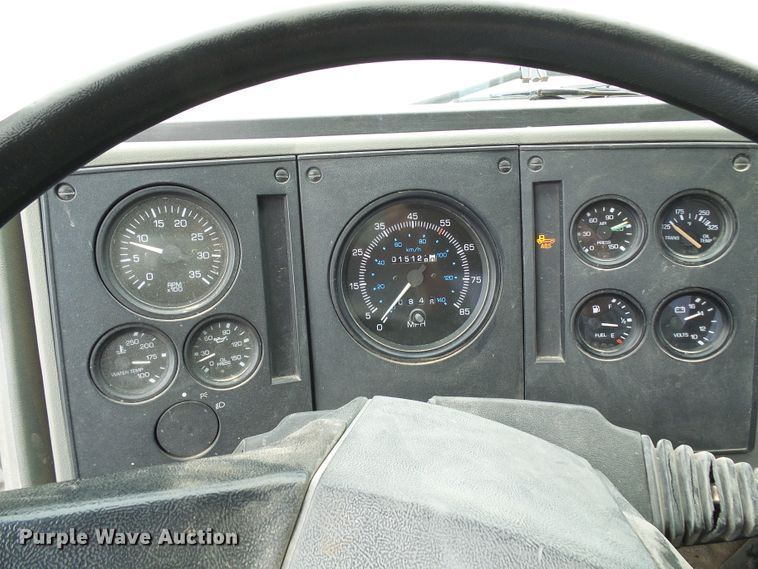 image for item DG5690 2000 Freightliner FC70  street sweeper truck