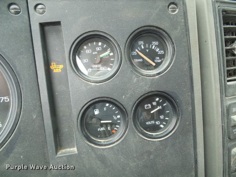 image for item DG5690 2000 Freightliner FC70  street sweeper truck