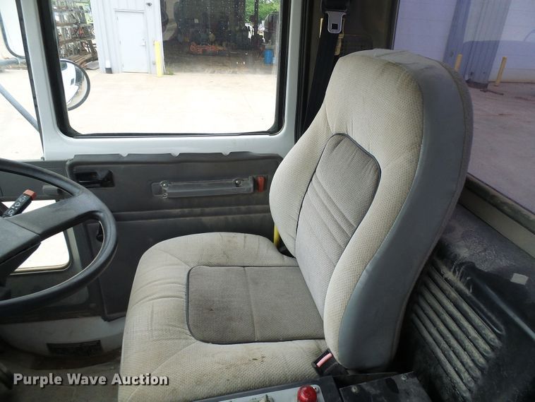 image for item DG5690 2000 Freightliner FC70  street sweeper truck