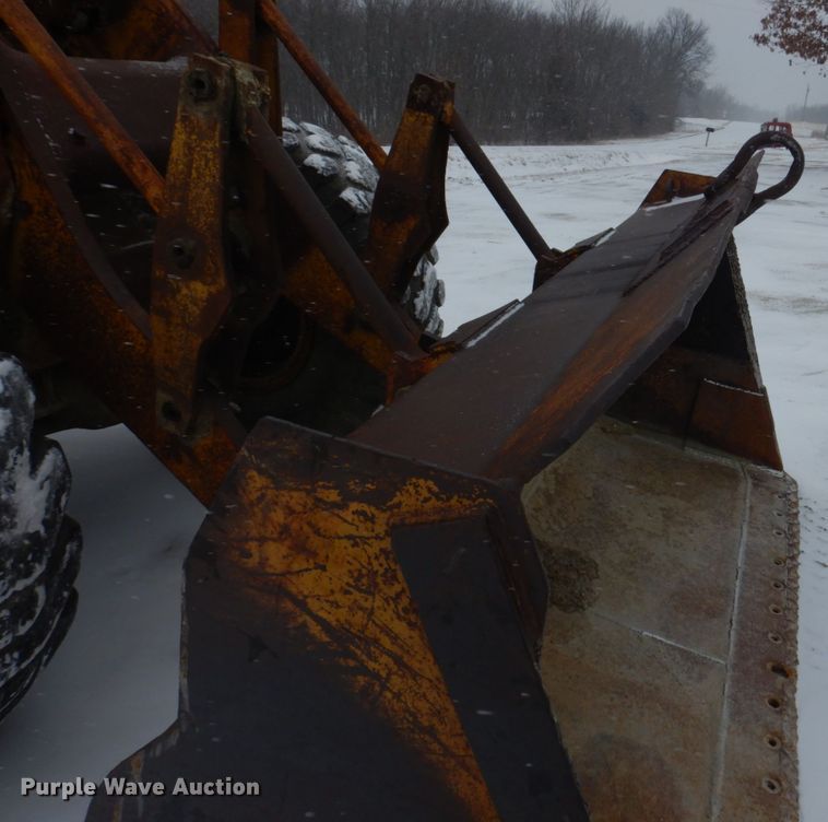 image for item DH8205 1972 Caterpillar 966C  wheel loader