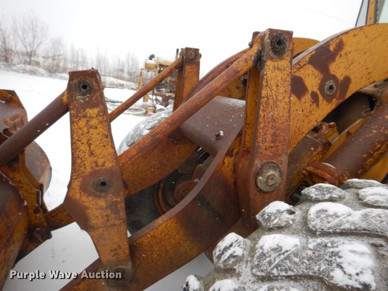 image for item DH8205 1972 Caterpillar 966C  wheel loader