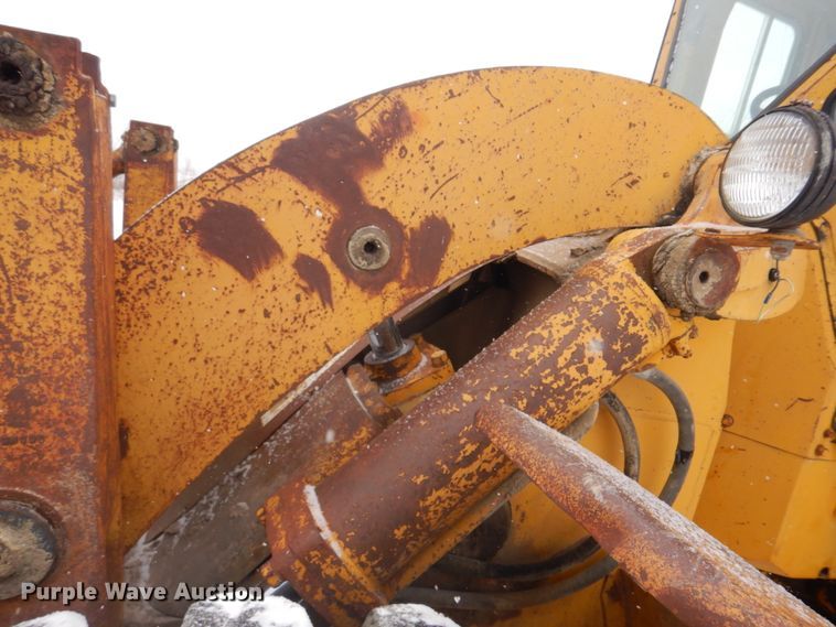 image for item DH8205 1972 Caterpillar 966C  wheel loader