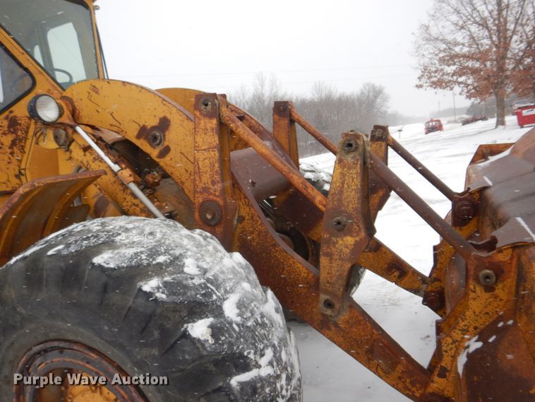 image for item DH8205 1972 Caterpillar 966C  wheel loader