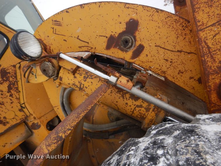 image for item DH8205 1972 Caterpillar 966C  wheel loader