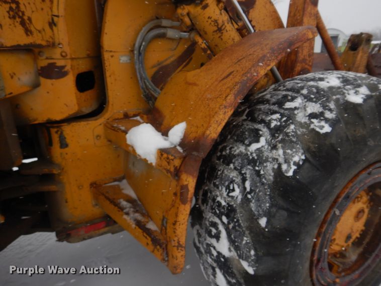 image for item DH8205 1972 Caterpillar 966C  wheel loader