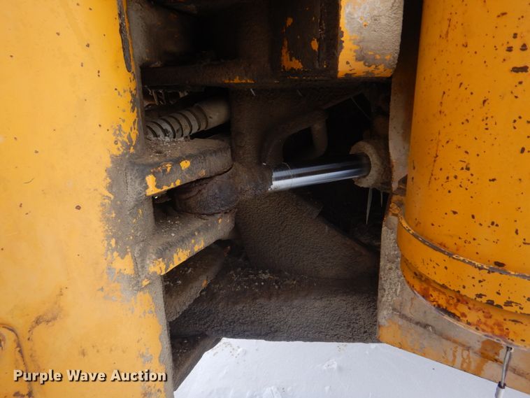 image for item DH8205 1972 Caterpillar 966C  wheel loader