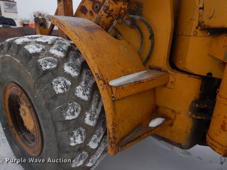 image for item DH8205 1972 Caterpillar 966C  wheel loader