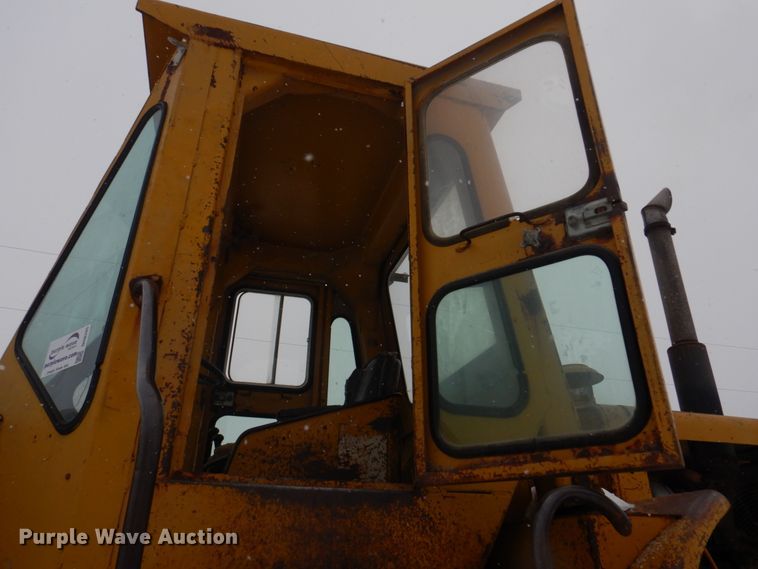 image for item DH8205 1972 Caterpillar 966C  wheel loader