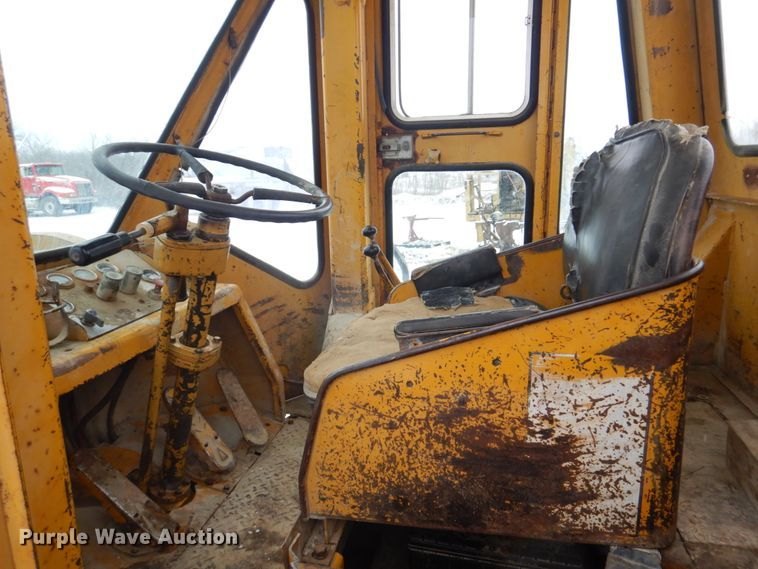 image for item DH8205 1972 Caterpillar 966C  wheel loader