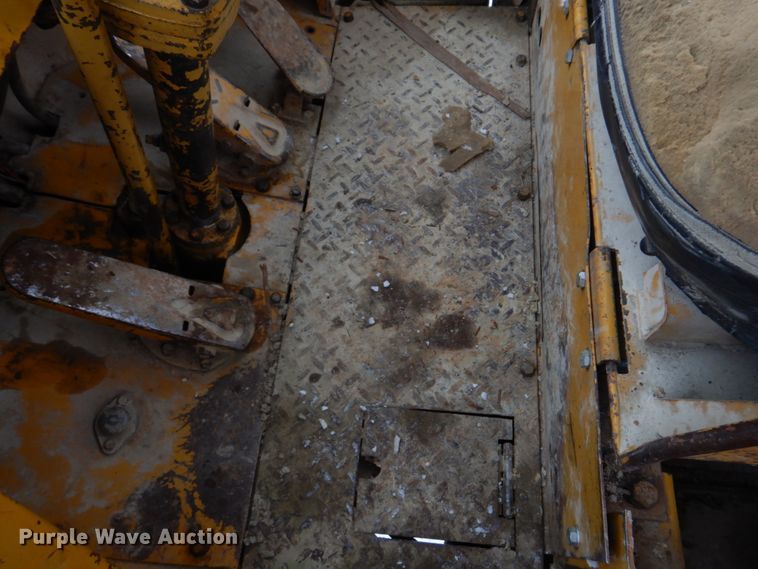 image for item DH8205 1972 Caterpillar 966C  wheel loader