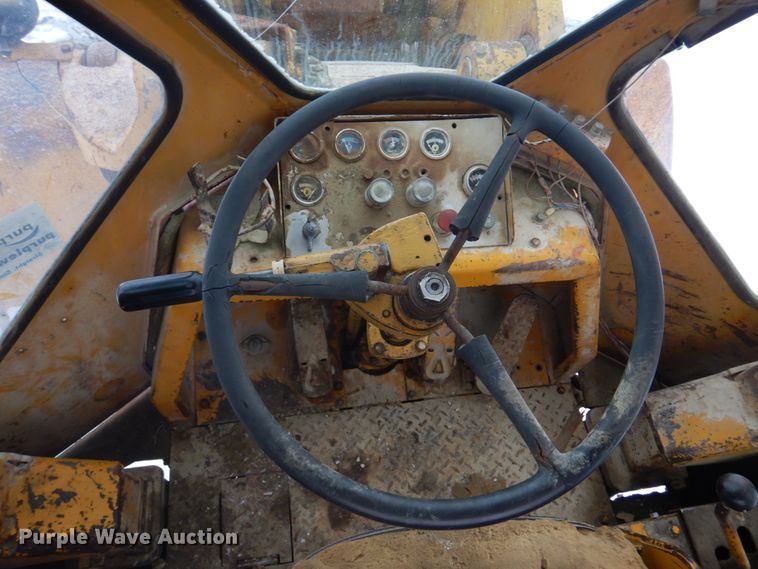 image for item DH8205 1972 Caterpillar 966C  wheel loader