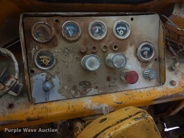 image for item DH8205 1972 Caterpillar 966C  wheel loader