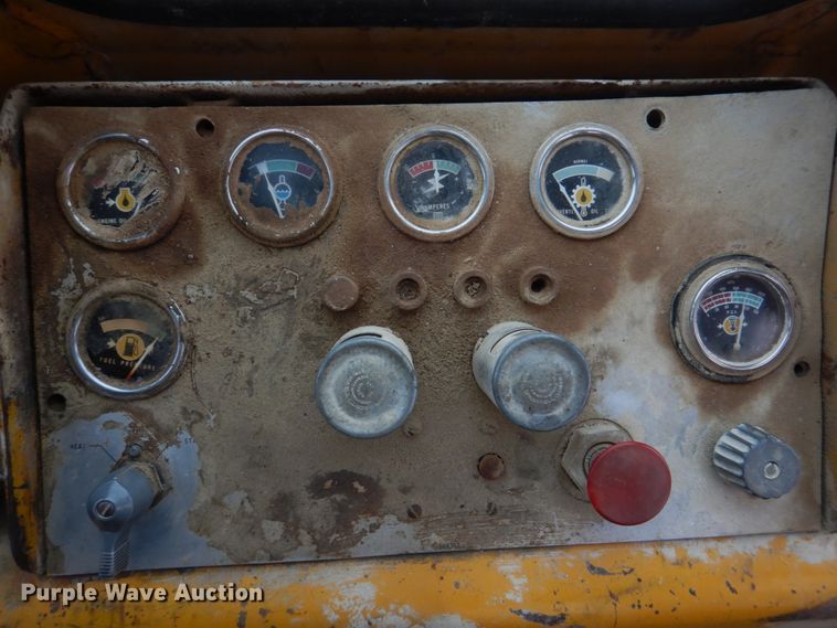 image for item DH8205 1972 Caterpillar 966C  wheel loader