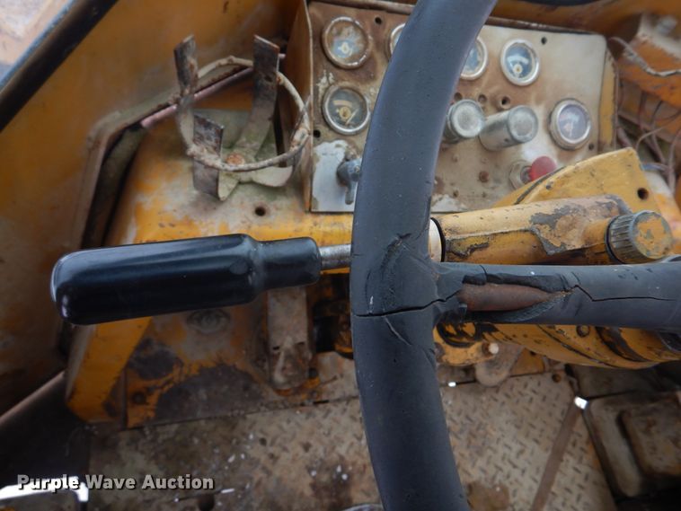 image for item DH8205 1972 Caterpillar 966C  wheel loader