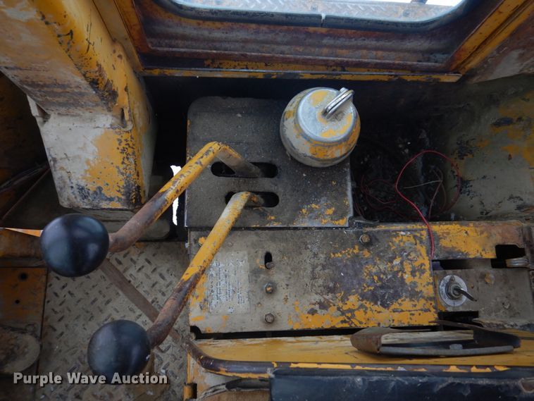 image for item DH8205 1972 Caterpillar 966C  wheel loader