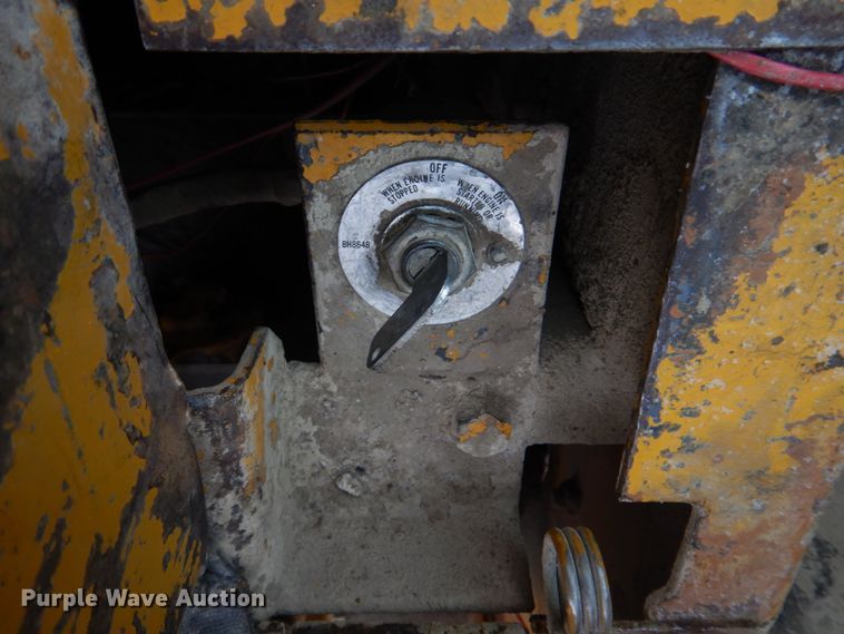 image for item DH8205 1972 Caterpillar 966C  wheel loader