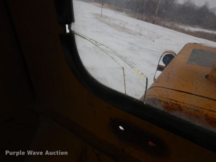 image for item DH8205 1972 Caterpillar 966C  wheel loader