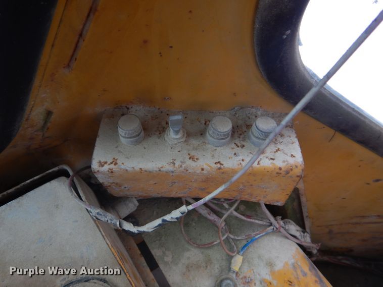 image for item DH8205 1972 Caterpillar 966C  wheel loader