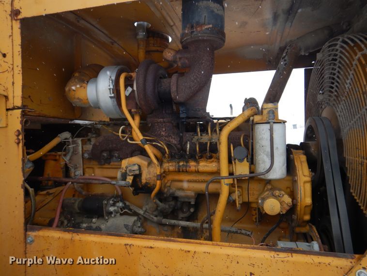 image for item DH8205 1972 Caterpillar 966C  wheel loader