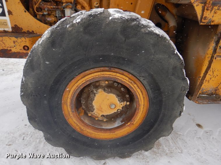 image for item DH8205 1972 Caterpillar 966C  wheel loader