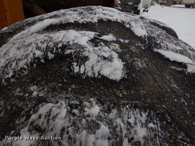 image for item DH8205 1972 Caterpillar 966C  wheel loader