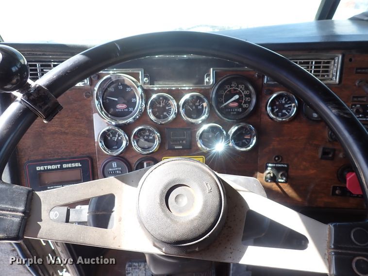 image for item DI1834 1999 Peterbilt 379  dump truck