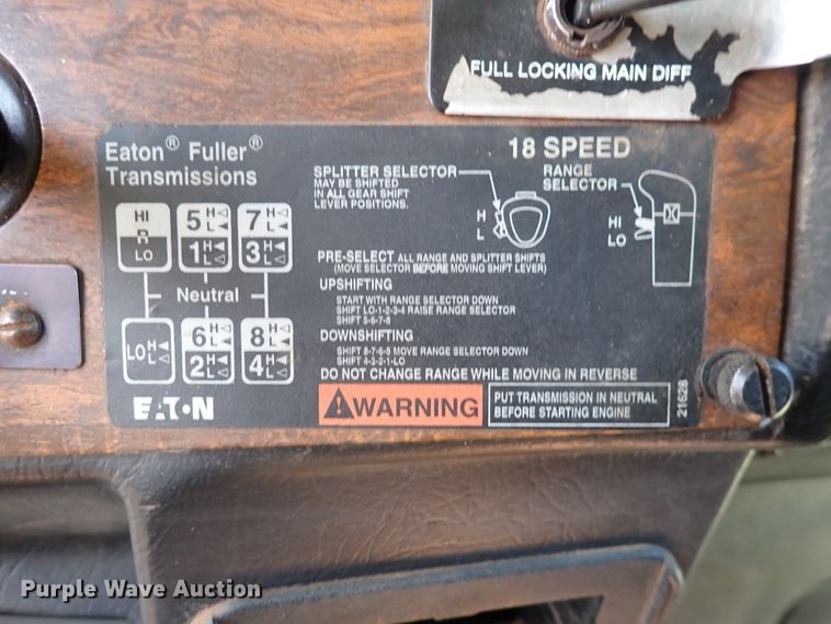 image for item DI1834 1999 Peterbilt 379  dump truck