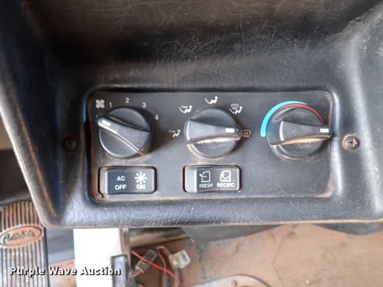 image for item DI1834 1999 Peterbilt 379  dump truck