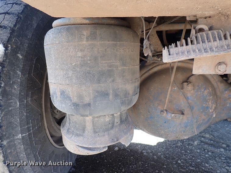 image for item DI1834 1999 Peterbilt 379  dump truck