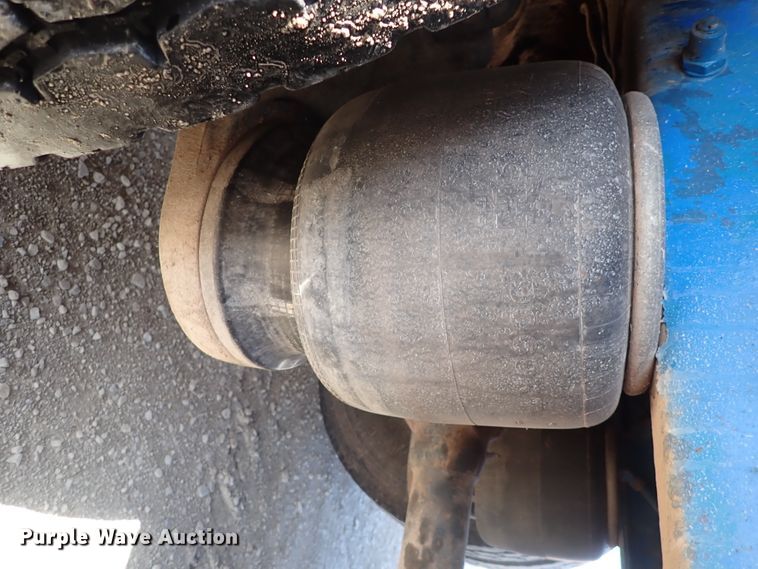 image for item DI1834 1999 Peterbilt 379  dump truck