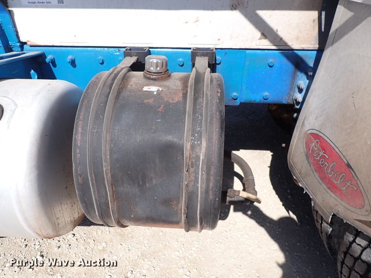 image for item DI1834 1999 Peterbilt 379  dump truck