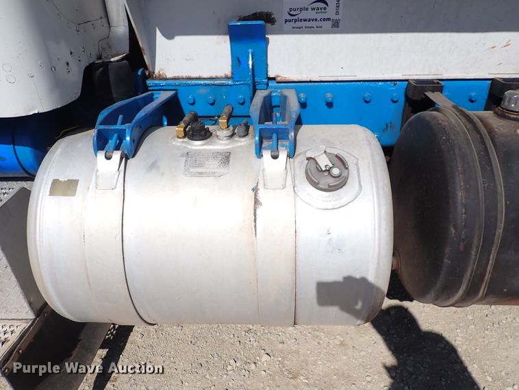 image for item DI1834 1999 Peterbilt 379  dump truck