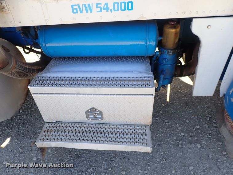 image for item DI1834 1999 Peterbilt 379  dump truck