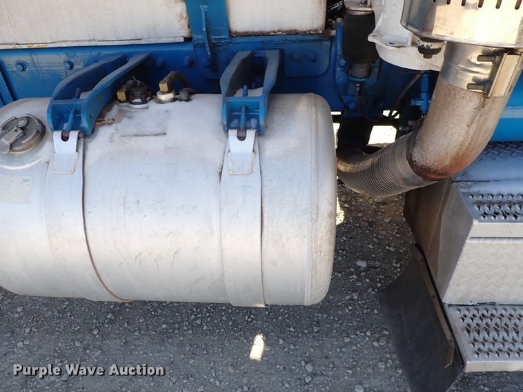 image for item DI1834 1999 Peterbilt 379  dump truck