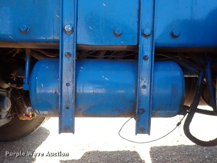 image for item DI1834 1999 Peterbilt 379  dump truck