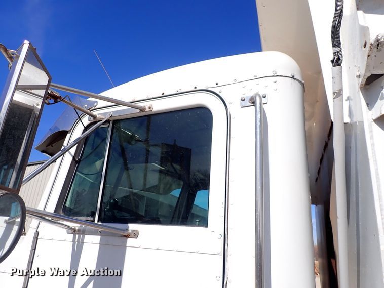 image for item DI1834 1999 Peterbilt 379  dump truck