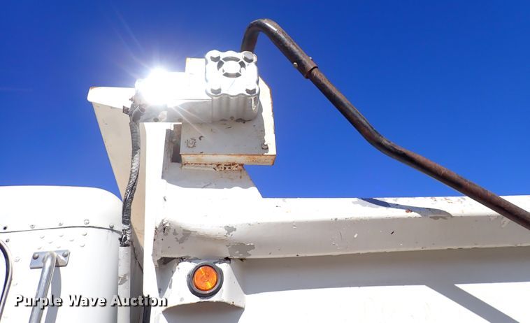 image for item DI1834 1999 Peterbilt 379  dump truck