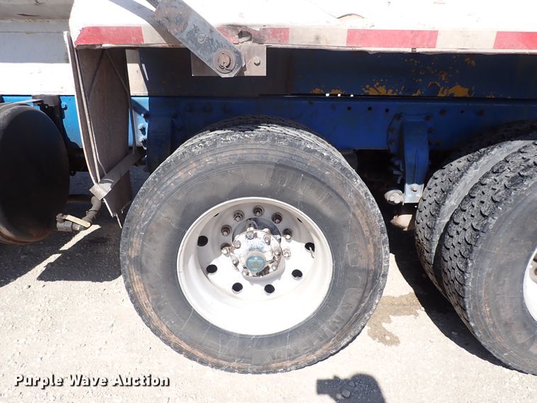 image for item DI1834 1999 Peterbilt 379  dump truck