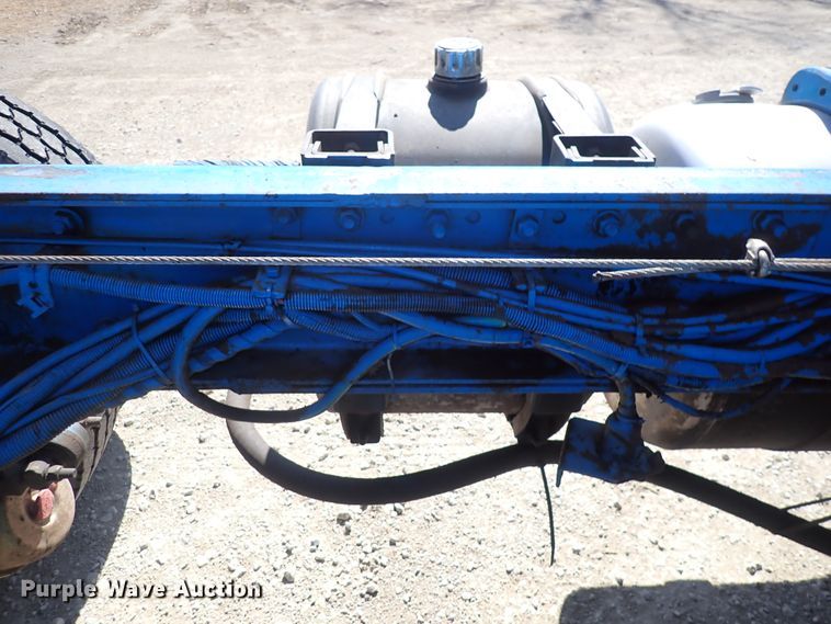 image for item DI1834 1999 Peterbilt 379  dump truck