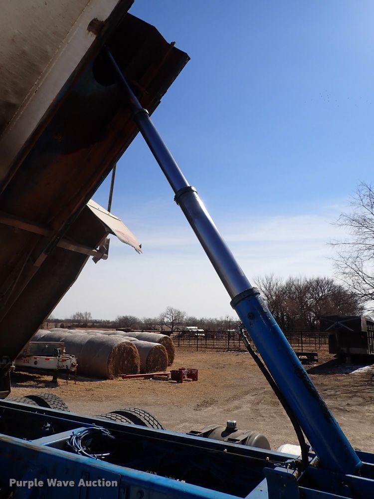 image for item DI1834 1999 Peterbilt 379  dump truck