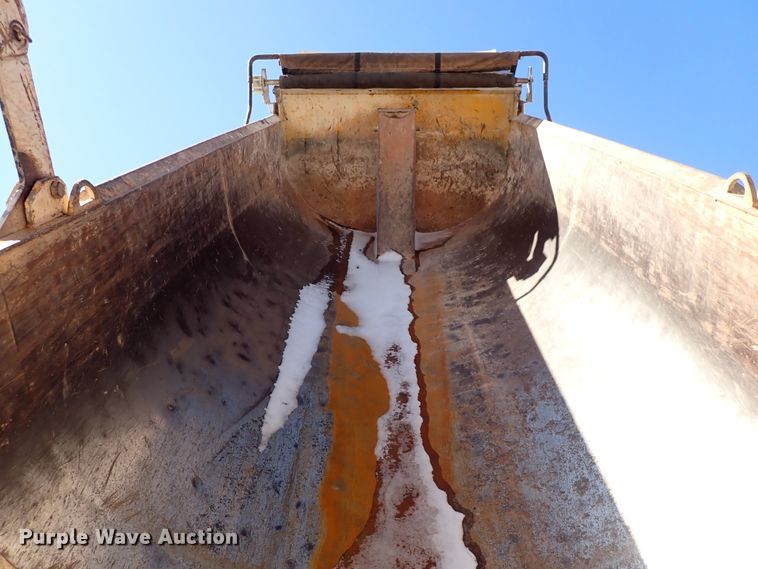 image for item DI1834 1999 Peterbilt 379  dump truck