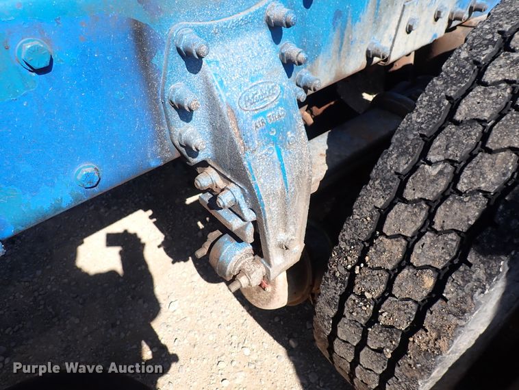 image for item DI1834 1999 Peterbilt 379  dump truck