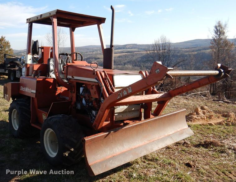 image for item DJ3815 1994 Ditch Witch 5110  cable plow