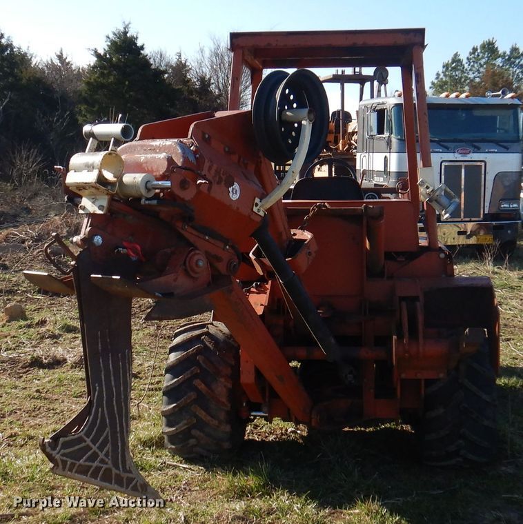 image for item DJ3815 1994 Ditch Witch 5110  cable plow