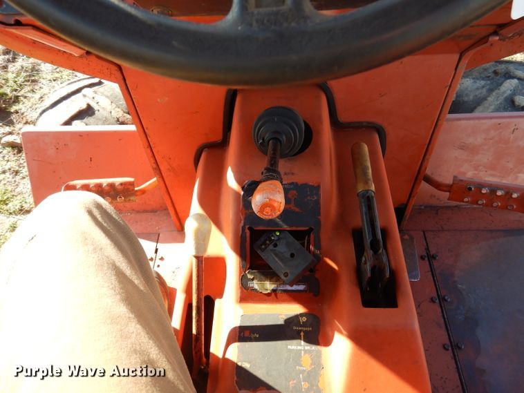 image for item DJ3815 1994 Ditch Witch 5110  cable plow