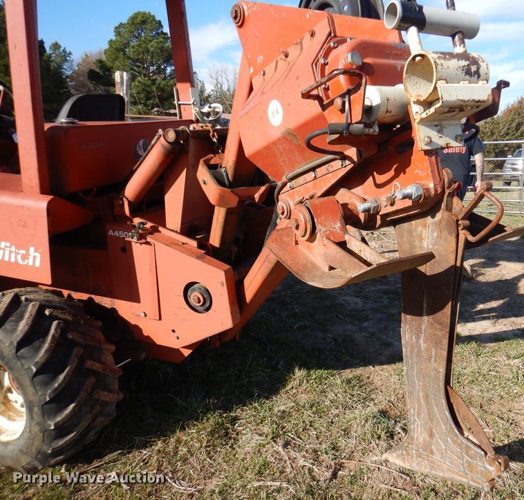 image for item DJ3815 1994 Ditch Witch 5110  cable plow