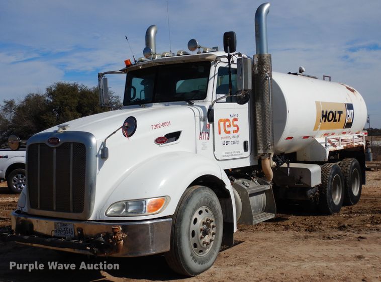 image for item DK0230 2008 Peterbilt 386  water truck