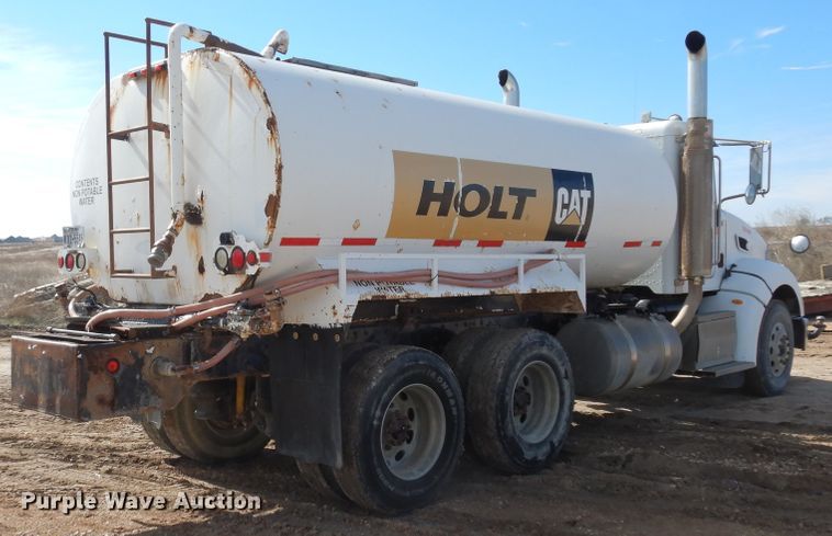 image for item DK0230 2008 Peterbilt 386  water truck