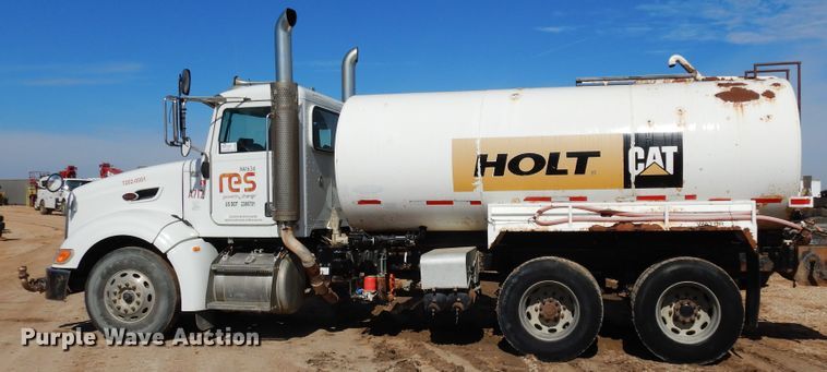 image for item DK0230 2008 Peterbilt 386  water truck